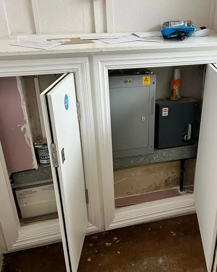 Job 2 after: meter cupboard after compartmentation by Enclose