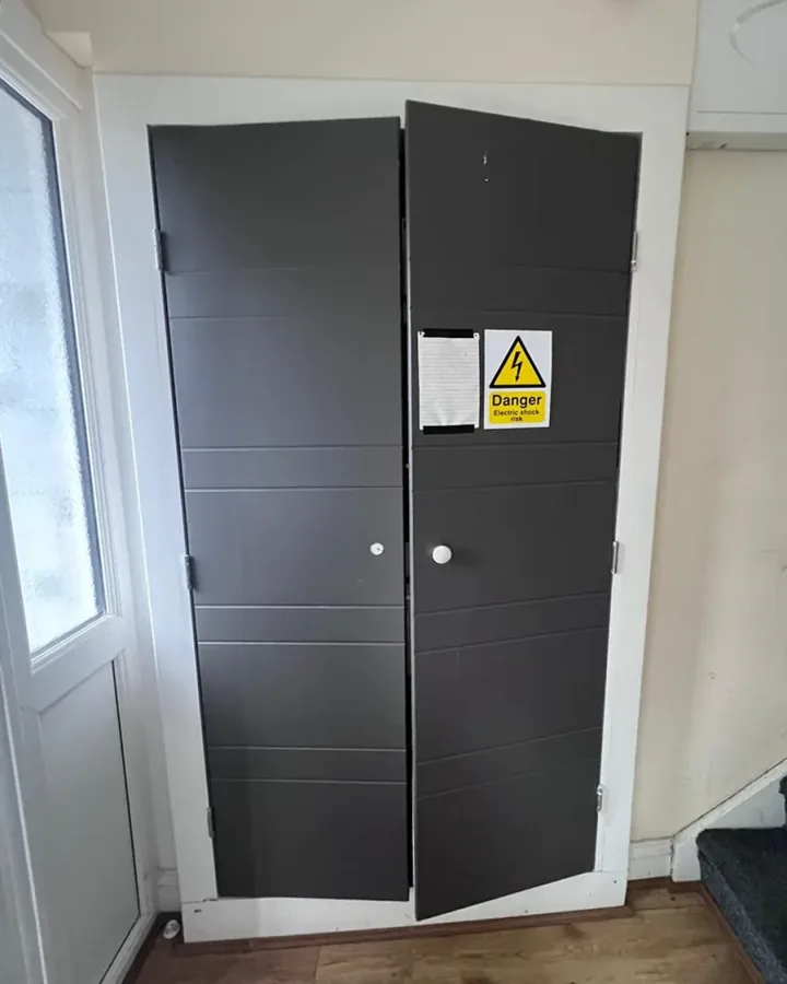 Job 3 before: old meter cupboard doors
